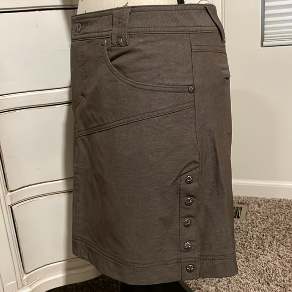 Athleta Take a Hike nylon skirt in dark heather gray - Picture 6 of 14